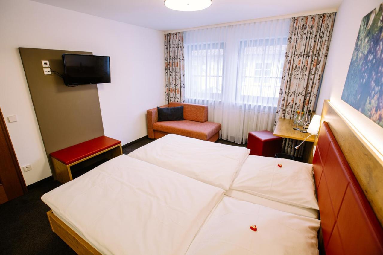 Hotel Restaurant Lamm Rosswag Vaihingen an der Enz Eksteriør bilde